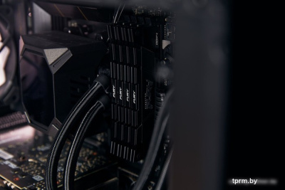 Оперативная память Kingston FURY Renegade 8ГБ DDR4 3600МГц KF436C16RB2/8 