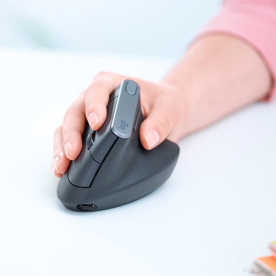 Вертикальная мышь Logitech MX Vertical 