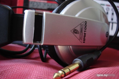 Наушники BEHRINGER HPM1000 