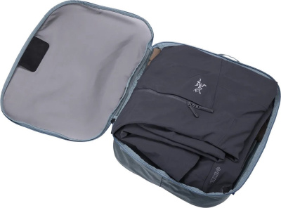 Thule Packing Cube L с сеткой 3205575 TPCS203POND (голубой) 
