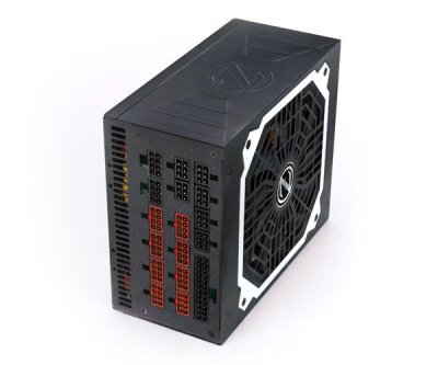 Zalman Acrux ZM1200-ARX 